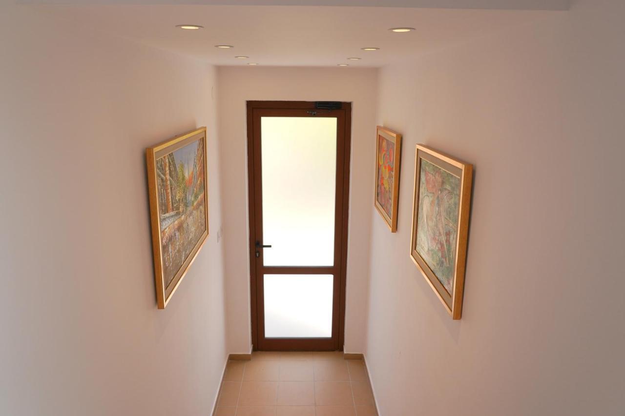 Shushi'S 1 Bedroom Central Apartment พลอฟดิฟ ภายนอก รูปภาพ