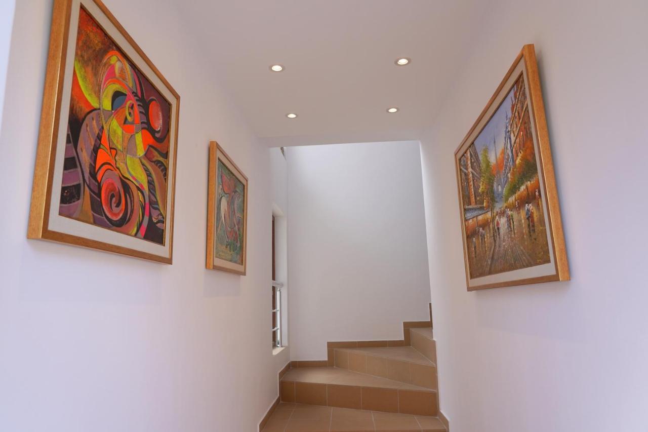 Shushi'S 1 Bedroom Central Apartment พลอฟดิฟ ภายนอก รูปภาพ